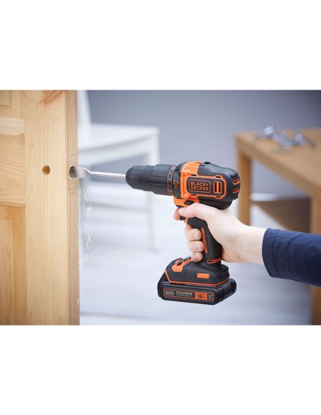 Brico kit con taladro percutor 18v y accesorios bcksb05-qw black+decker
