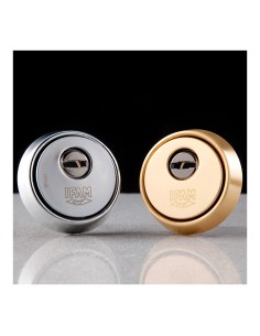 Escudo es610l acabado latón. ø64mm. ifam 2