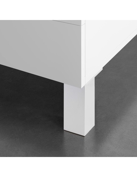 Pata esquinera cuadrada de abs en color aluminio mod.972. dimensiones 4,2x4,2x10cm rei