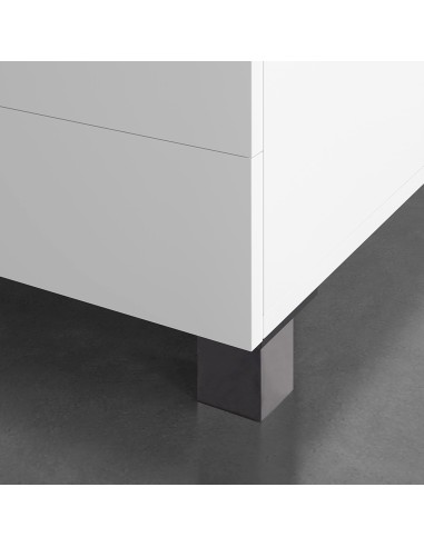 Pata esquinera cuadrada de abs en color negro...