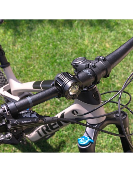 Foco led de aluminio recargable 180lm, 50lm, flash. función frontal / bicicleta