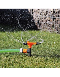 Aspersor rotativo de tres brazos con estaca 2