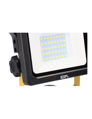 Foco led recargable 20w 2000lm 6500k 2x2000mah edm