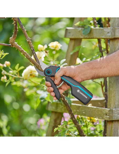 Tijera de podar de batería para jardín assistcut 12222-20 gardena