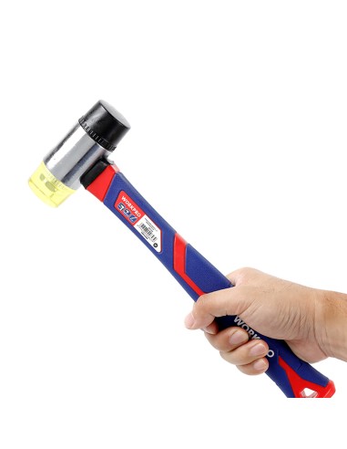 Martillo de nylon con mango de fibra de vidrio....