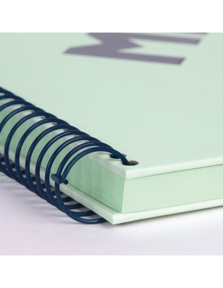 Cuaderno a4 con espiral pautado 7 mm verde