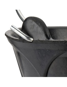 Cubo de caucho negro italiano 10 l,con asa metálica. 2