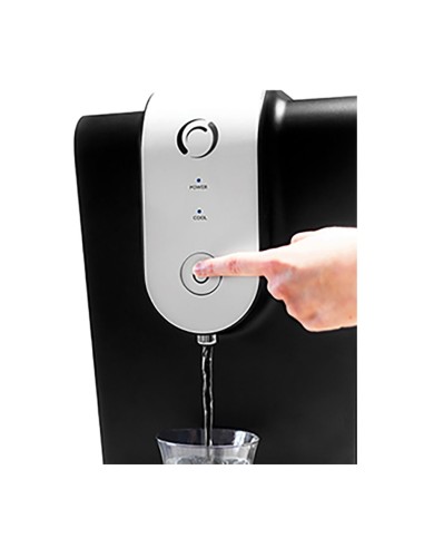 Dispositivo que filtra y enfría el agua del...