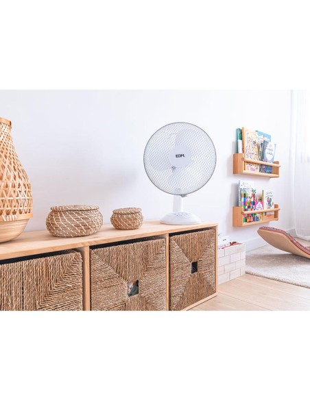 Ventilador de sobremesa. color blanco. potencia: 35w aspas: ø30x48cm