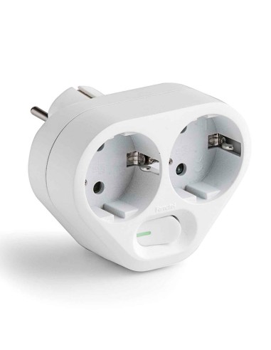 Adaptador 2 tomas 2p+t schuko con interruptor ip20 blanco